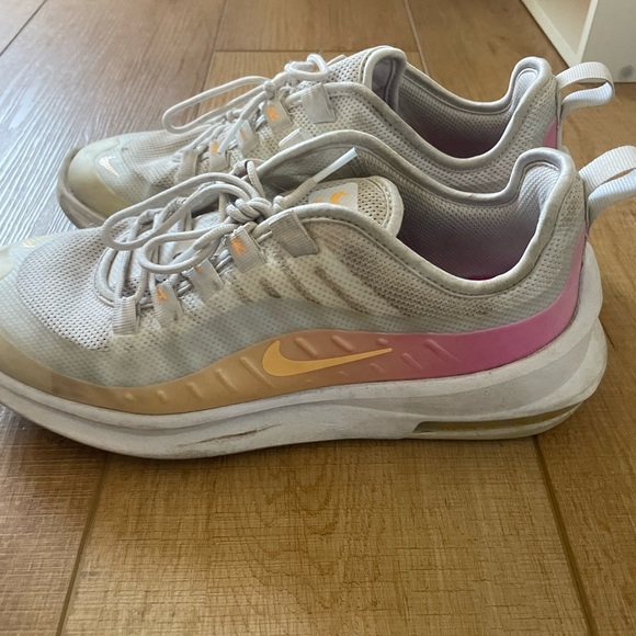 NSW Air Max Axis Athletic Shoes - Picture 5 of 7